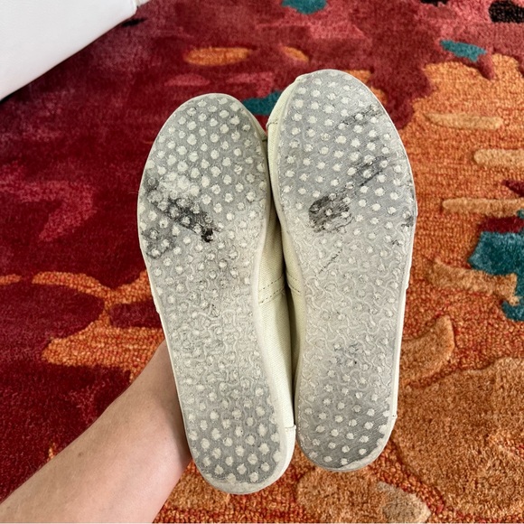 cream TOMS size 7 - Picture 4 of 4
